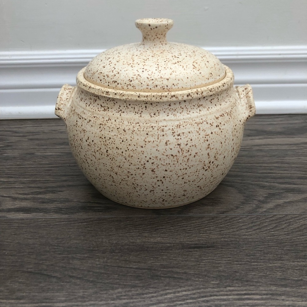 Speckled Pottery With‎ Lid